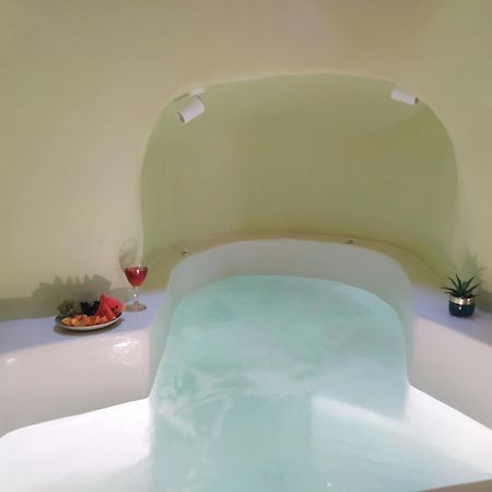 Santorini Oasis- Cave House Villa Fira  Ngoại thất bức ảnh