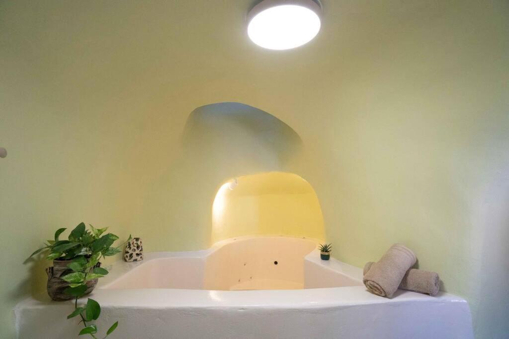 Santorini Oasis- Cave House Villa Fira  Ngoại thất bức ảnh